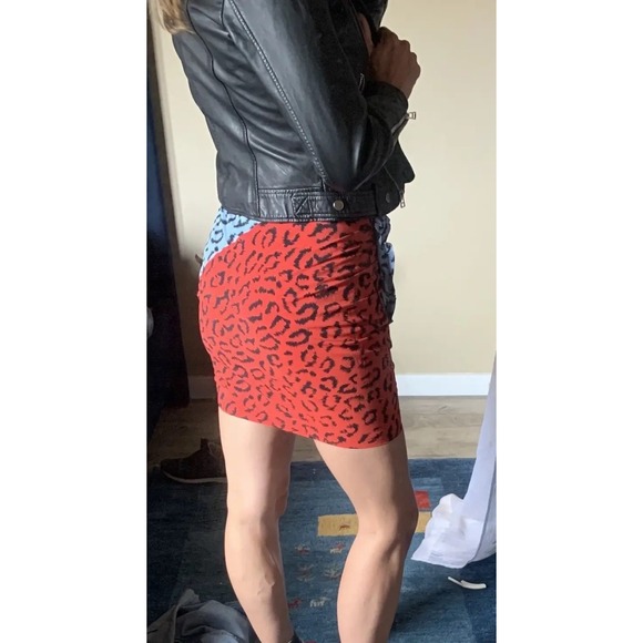 A.L.C. Geller Mini Skirt Gwen Stefani Silk Leopard Ruched Ruffle Blue Red Size 2 - Picture 10 of 10